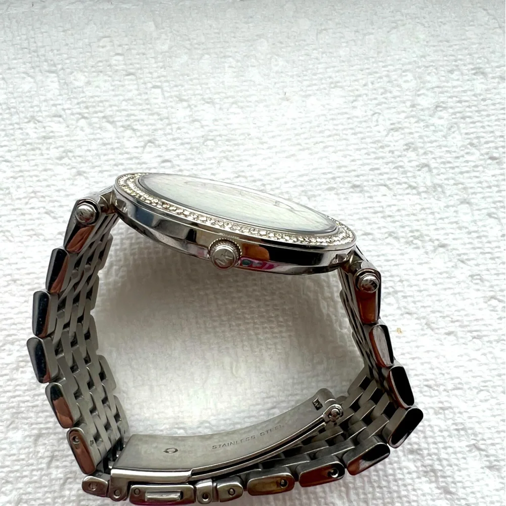 Mk darci women watch - Picture 3 of 3